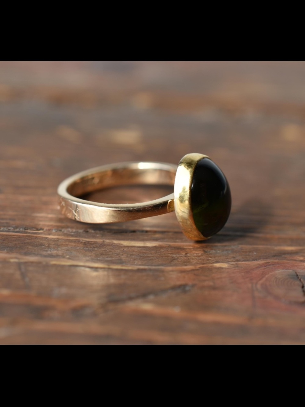 22k Gold Bezel Set Green Tourmaline on a 14k Gold Band Ring Size 5.75 Estate - Picture 6 of 11